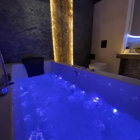 Silver Shine Jacuzzi