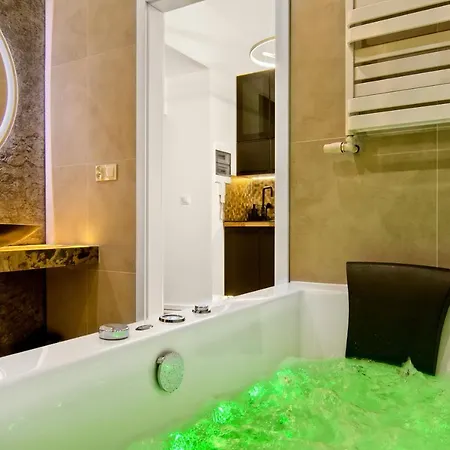 Silver Shine Jacuzzi