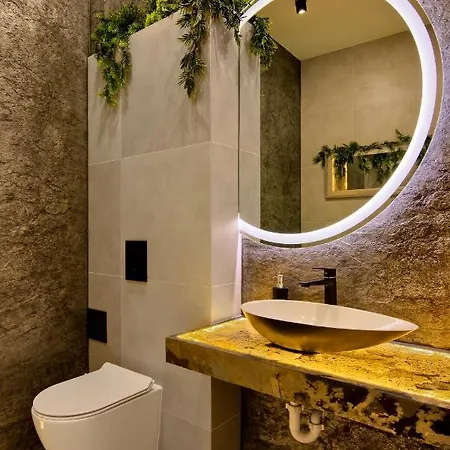 Apartment Silver Shine Jacuzzi