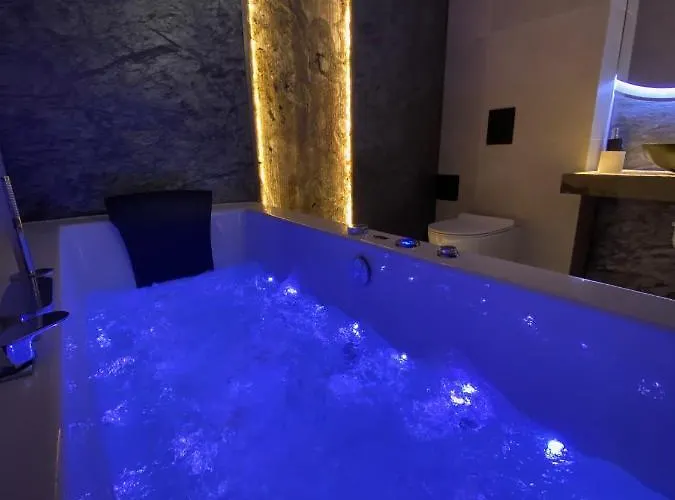 Silver Shine Jacuzzi