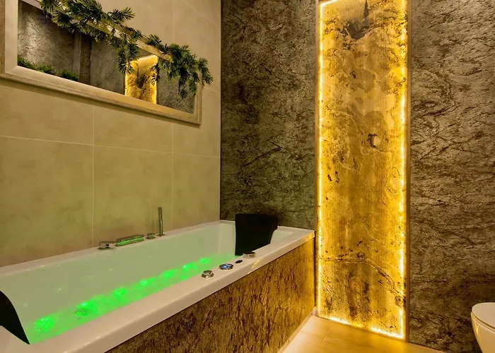 Silver Shine Jacuzzi